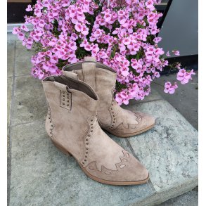 Ankelstvle - kort biker