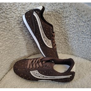 Sneakers - Ideal shoes